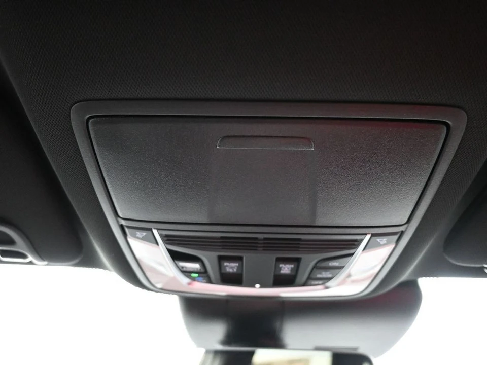 2026 Acura RDX 3rd Gen - Image 17 of 21
