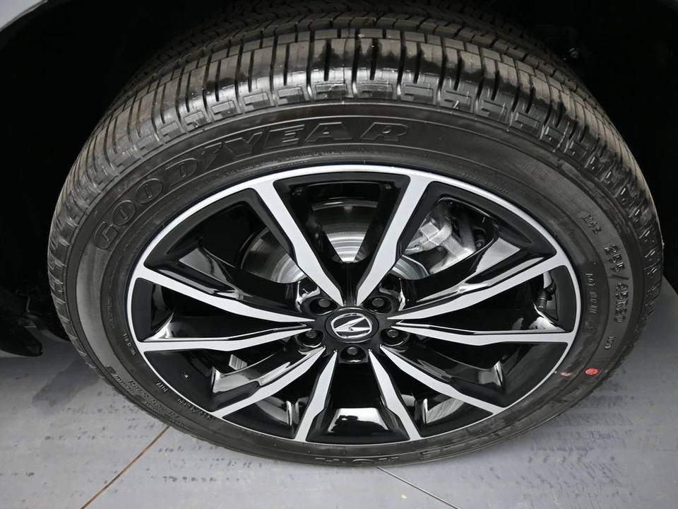 2026 Acura RDX 3rd Gen - Image 15 of 21