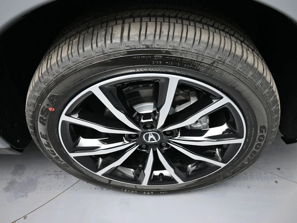 2026 Acura RDX 3rd Gen - Image 13 of 21