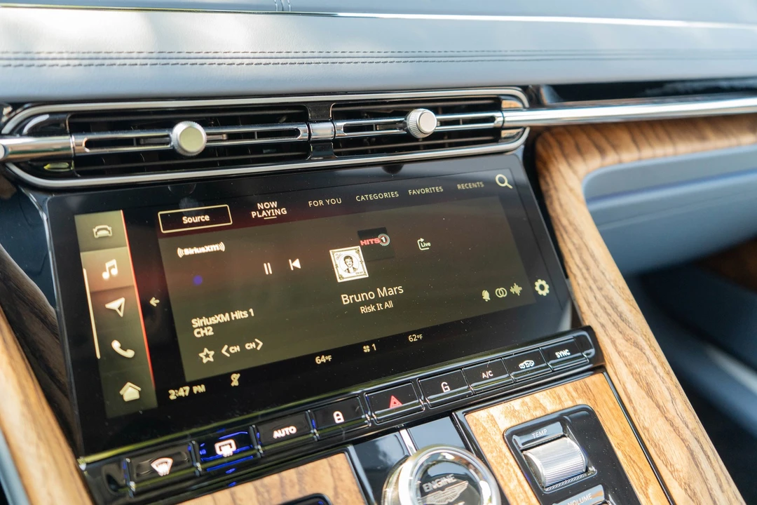 2026 Aston Martin DB12 - Image 23 of 31
