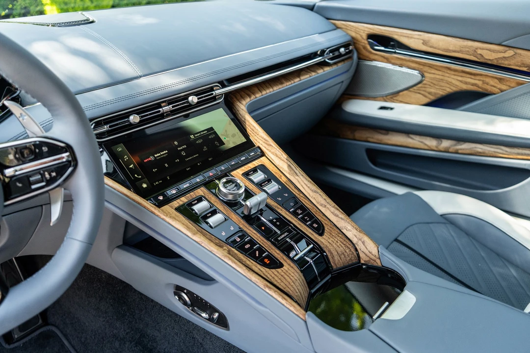 2026 Aston Martin DB12 - Image 17 of 31