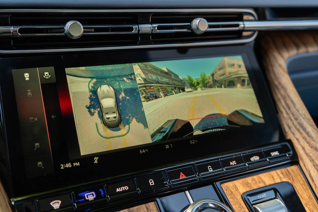 2026 Aston Martin DB12 - Image 21 of 31