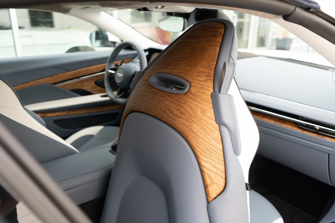 2026 Aston Martin DB12 - Image 27 of 31
