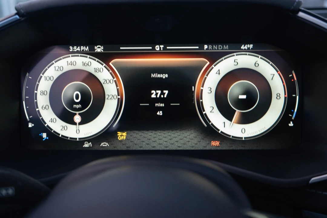 2026 Aston Martin - Image 4 of 31