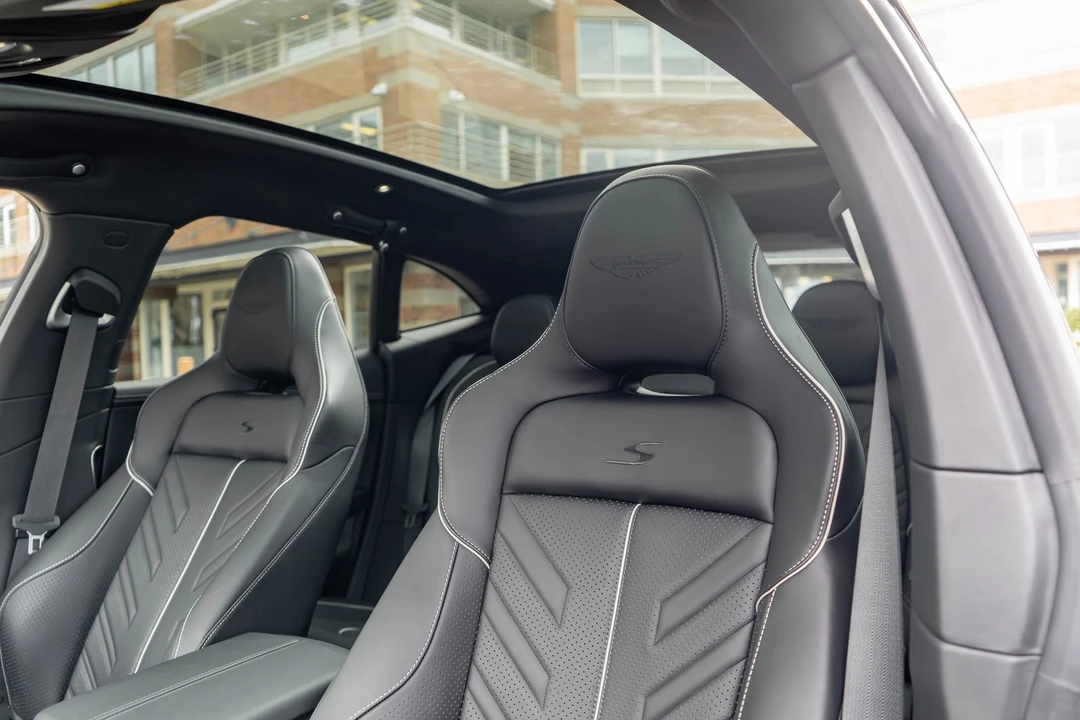 2026 Aston Martin DBX - Image 12 of 31