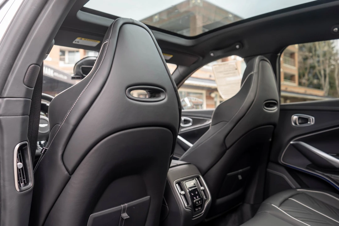 2026 Aston Martin DBX - Image 29 of 31