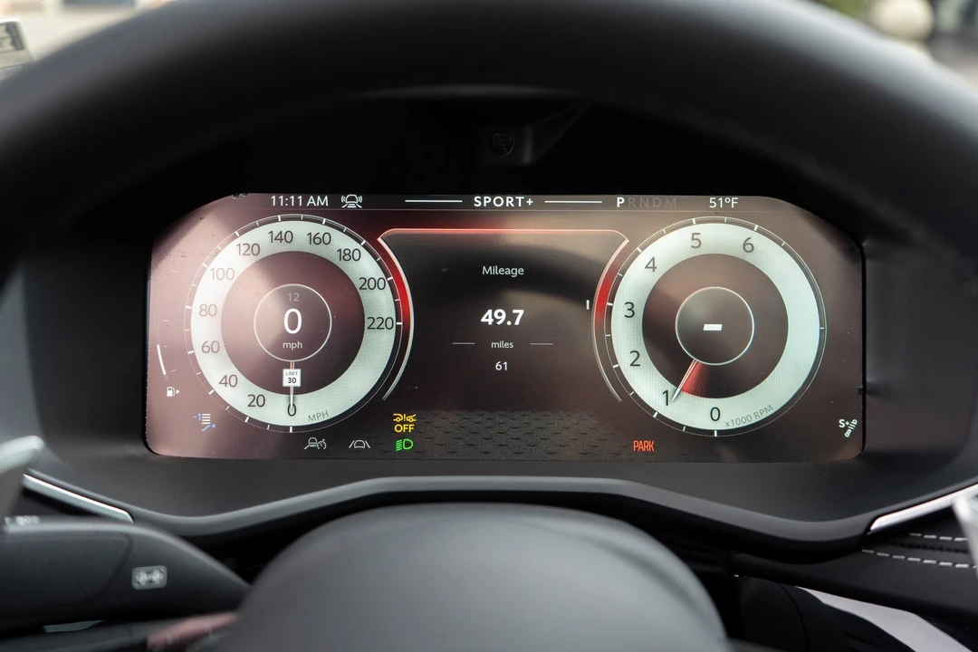 2026 Aston Martin DBX - Image 5 of 31