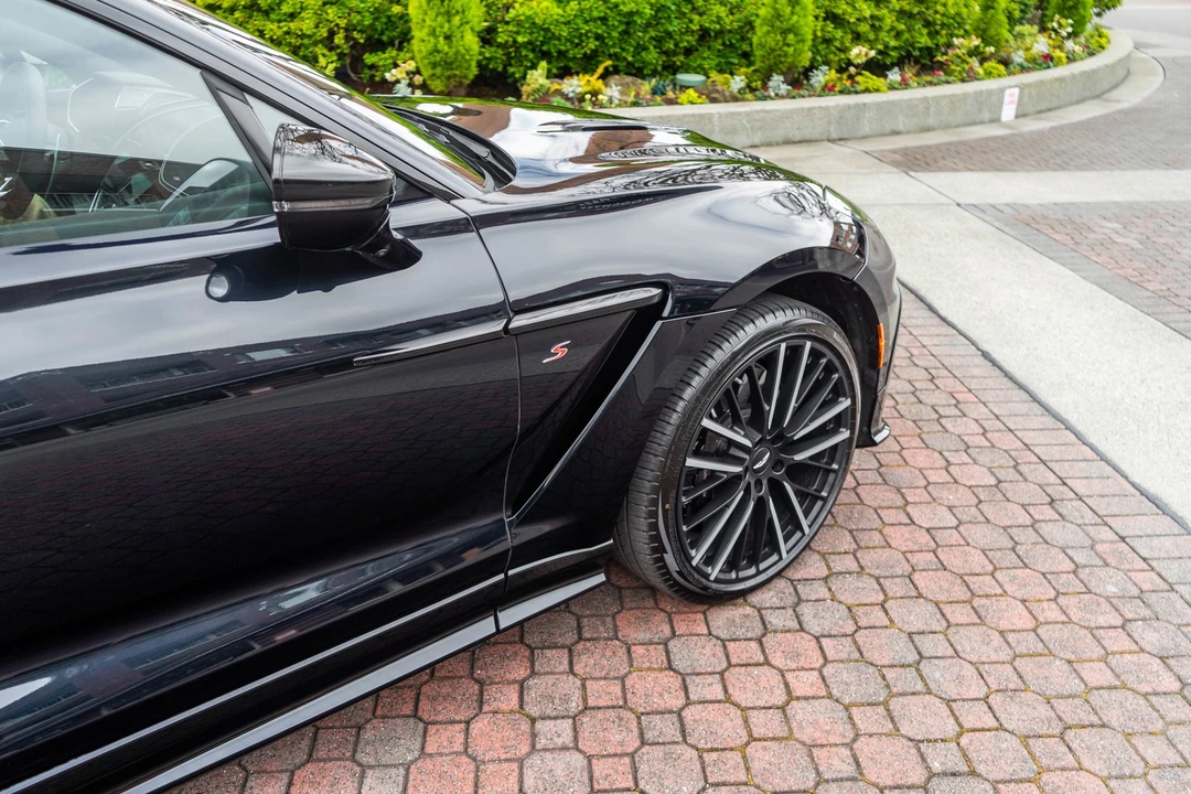 2026 Aston Martin DBX - Image 8 of 31