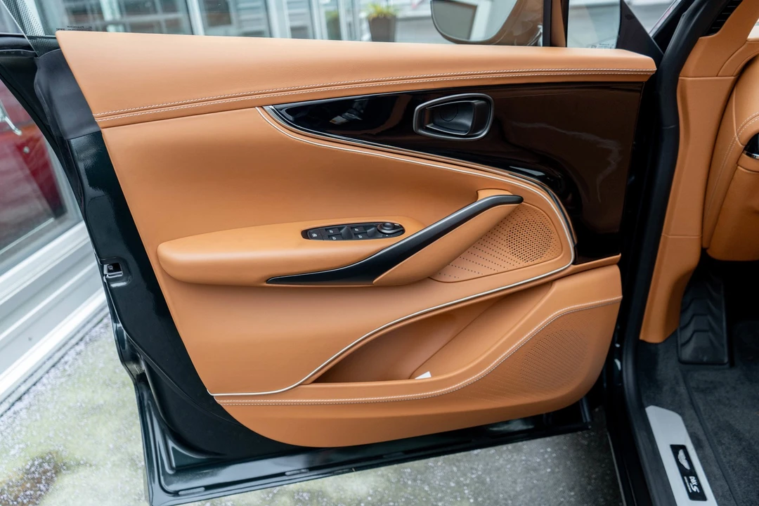 2026 Aston Martin - Image 15 of 31