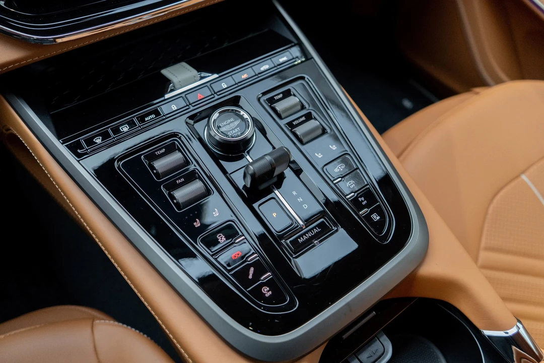 2026 Aston Martin - Image 26 of 31