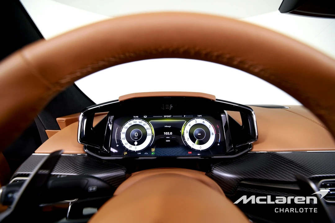 2026 Aston Martin V8 Vantage (2019+) - Image 14 of 31