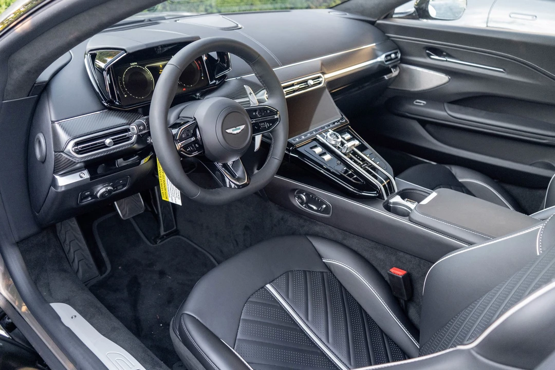 2026 Aston Martin V8 Vantage (2019+) - Image 2 of 21