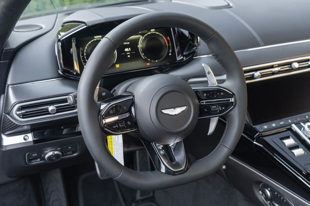 2026 Aston Martin V8 Vantage (2019+) - Image 9 of 21