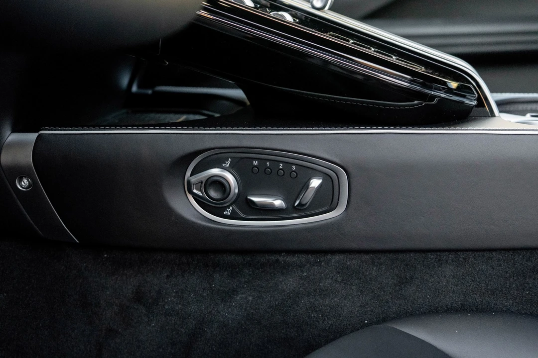 2026 Aston Martin V8 Vantage (2019+) - Image 17 of 21