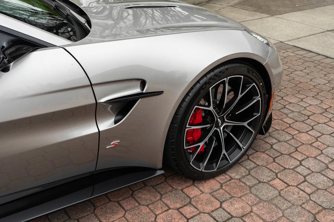 2026 Aston Martin V8 Vantage (2019+) - Image 7 of 21