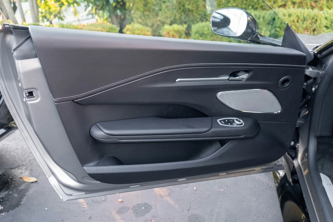 2026 Aston Martin V8 Vantage (2019+) - Image 13 of 21