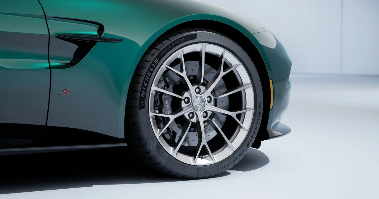 2026 Aston Martin - Image 4 of 14
