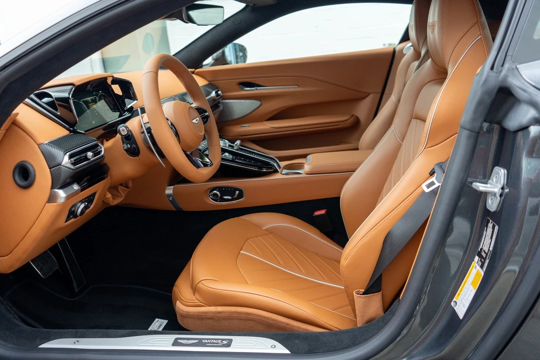 2026 Aston Martin V8 Vantage (2019+) - Image 10 of 21