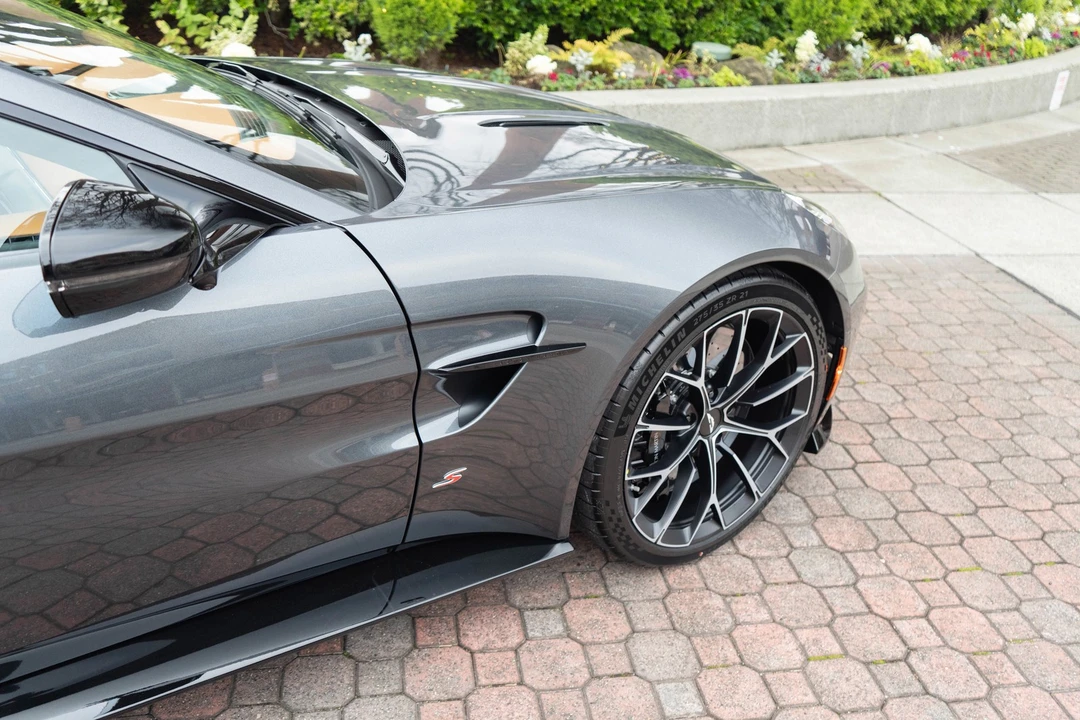 2026 Aston Martin V8 Vantage (2019+) - Image 7 of 21