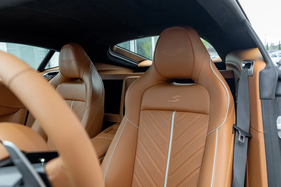 2026 Aston Martin V8 Vantage (2019+) - Image 11 of 21