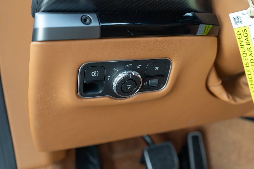 2026 Aston Martin V8 Vantage (2019+) - Image 16 of 31