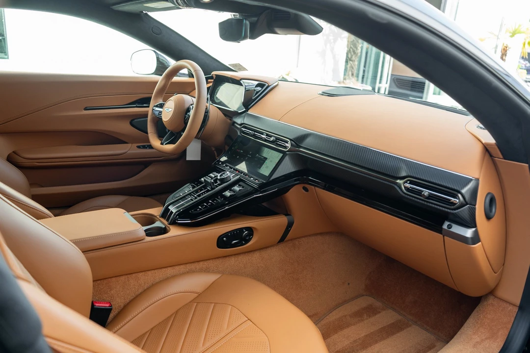 2026 Aston Martin V8 Vantage (2019+) - Image 27 of 31