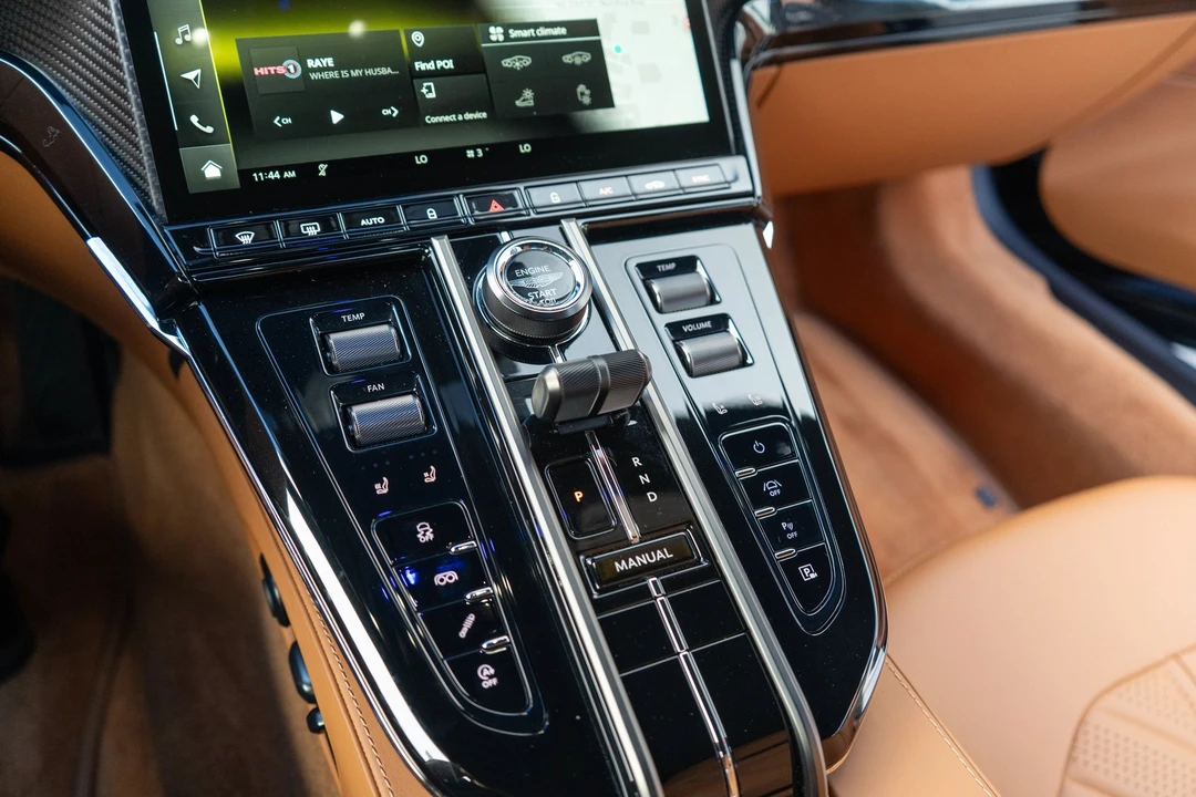 2026 Aston Martin V8 Vantage (2019+) - Image 18 of 31