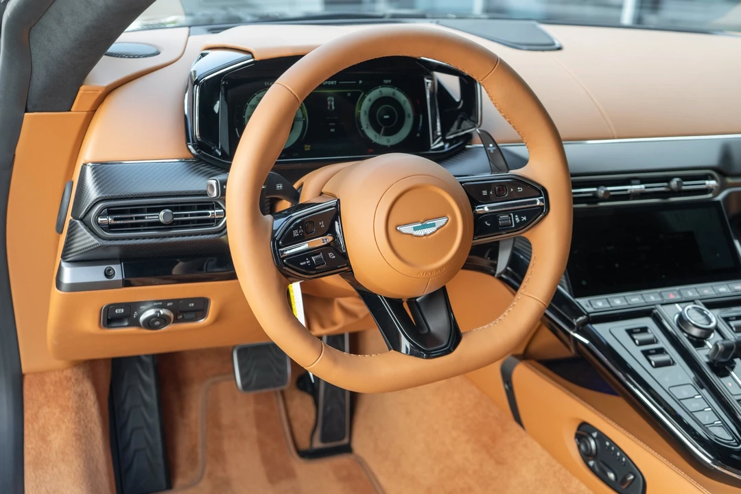 2026 Aston Martin V8 Vantage (2019+) - Image 15 of 31