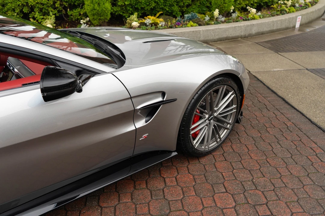 2026 Aston Martin Vantage - Image 7 of 31