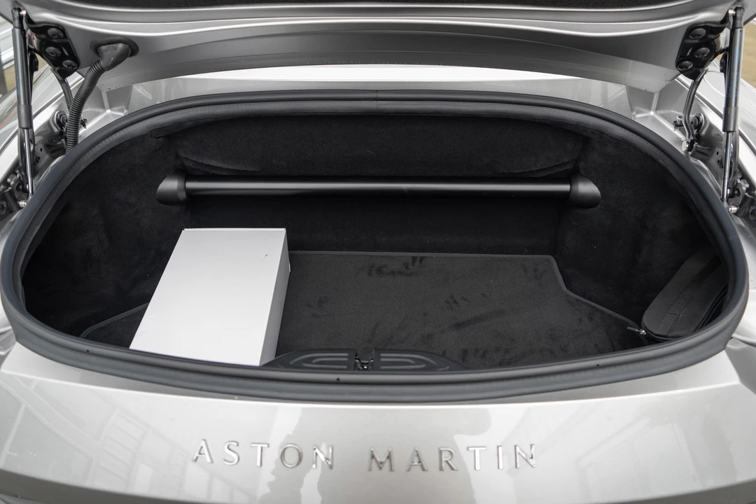 2026 Aston Martin Vantage - Image 31 of 31
