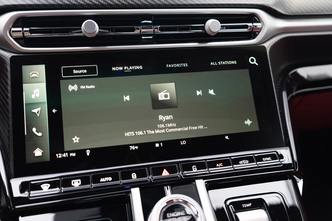 2026 Aston Martin V8 Vantage (2019+) - Image 20 of 21