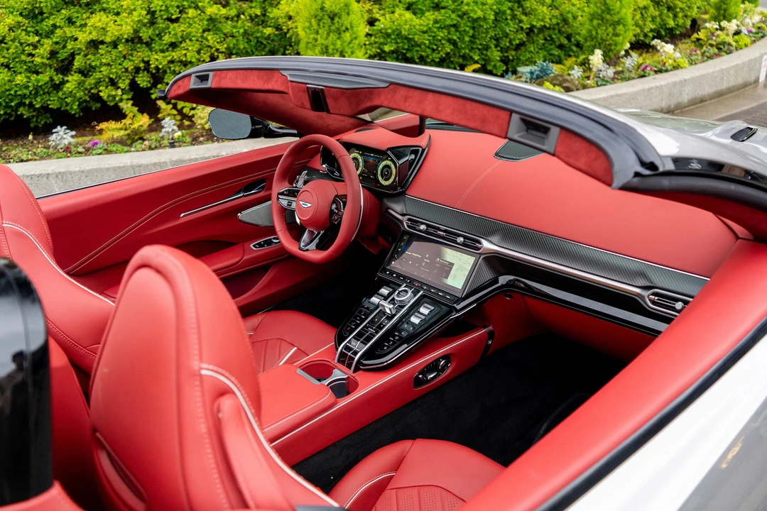 2026 Aston Martin Vantage - Image 24 of 31