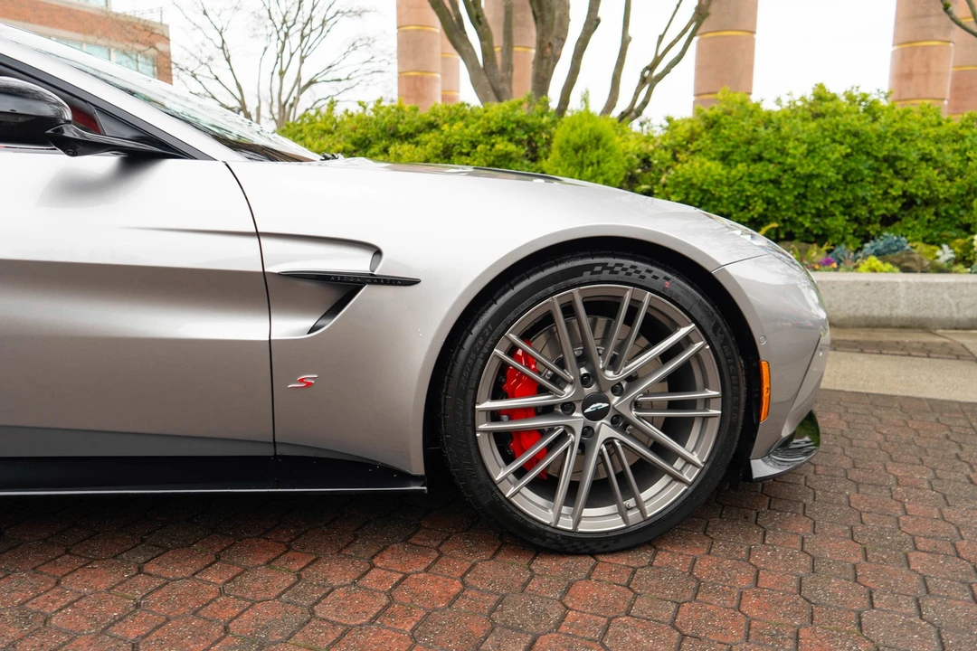 2026 Aston Martin V8 Vantage (2019+) - Image 3 of 21