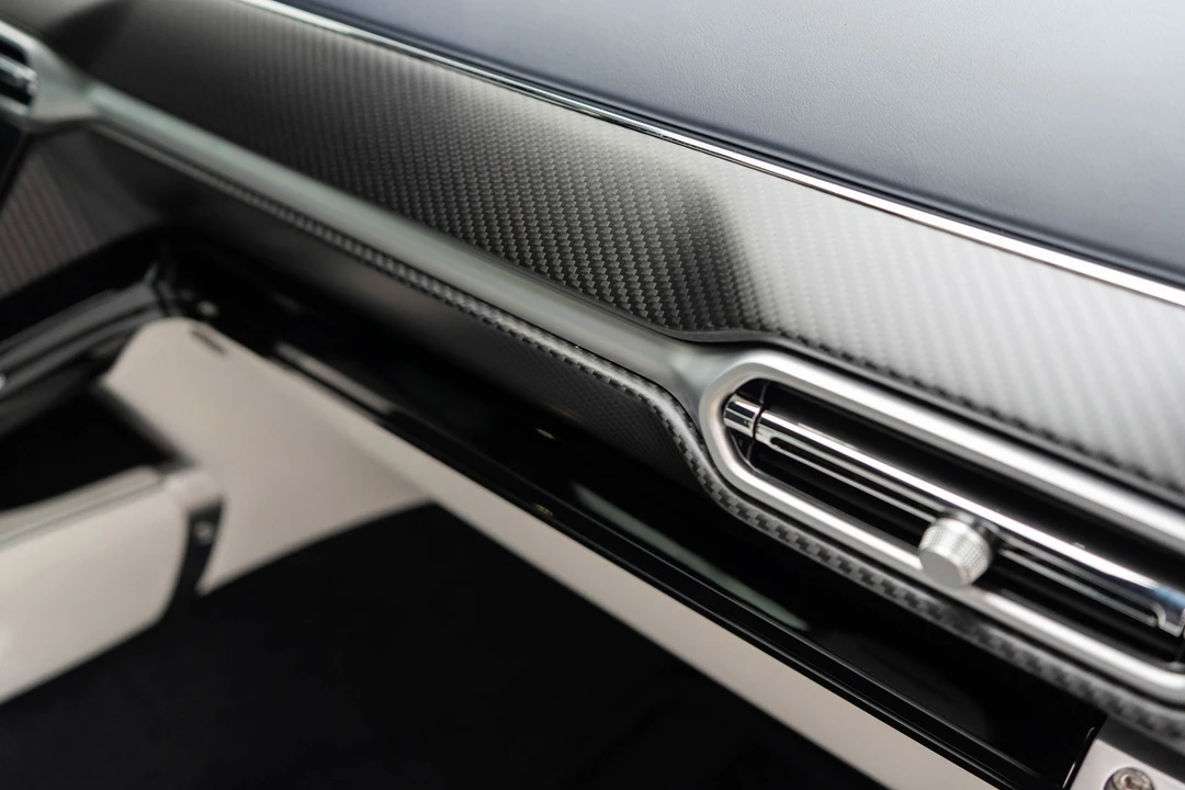 2026 Aston Martin V8 Vantage (2019+) - Image 29 of 31