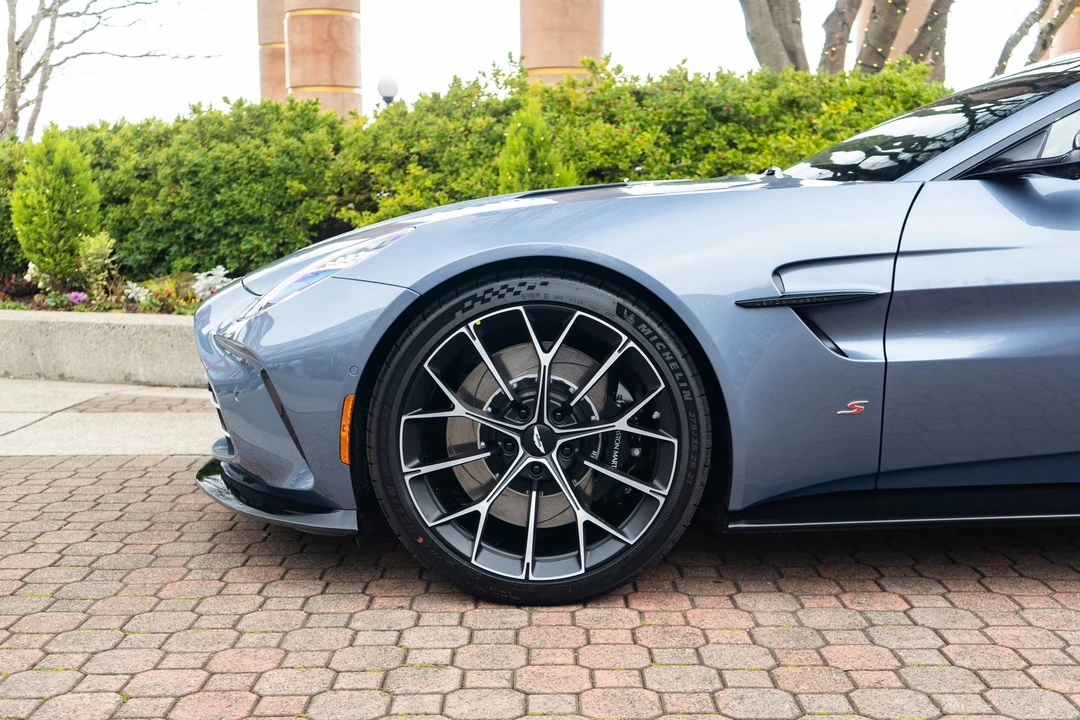 2026 Aston Martin V8 Vantage (2019+) - Image 3 of 21