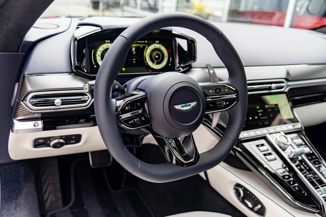 2026 Aston Martin V8 Vantage (2019+) - Image 9 of 21