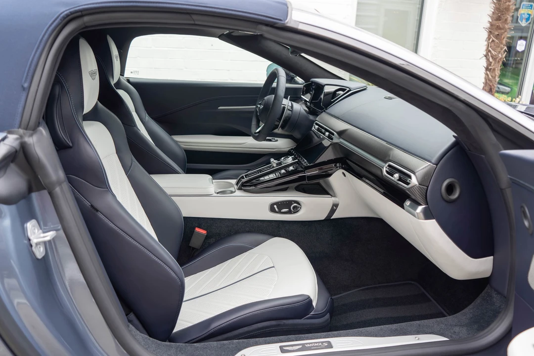 2026 Aston Martin V8 Vantage (2019+) - Image 25 of 31