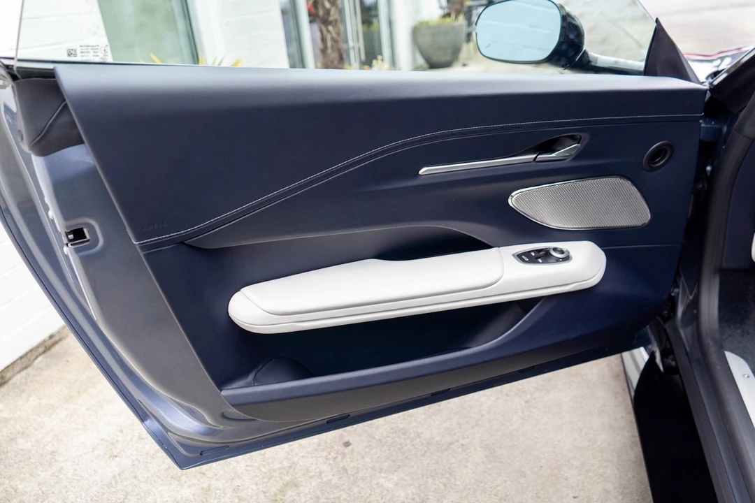 2026 Aston Martin V8 Vantage (2019+) - Image 14 of 21
