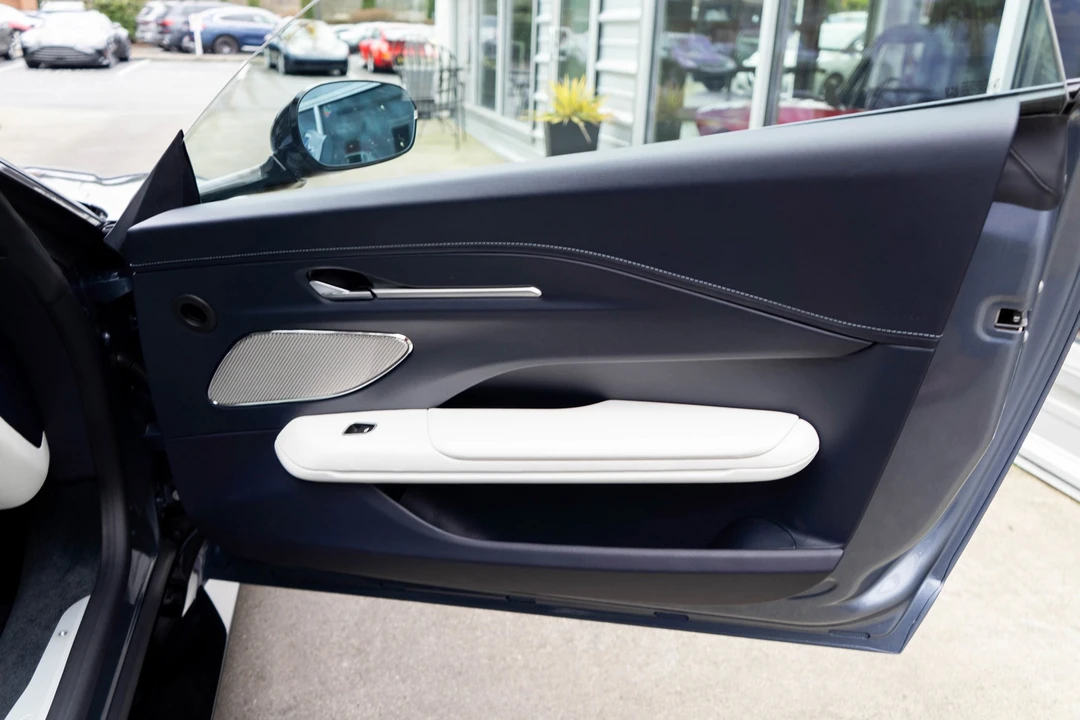 2026 Aston Martin V8 Vantage (2019+) - Image 27 of 31