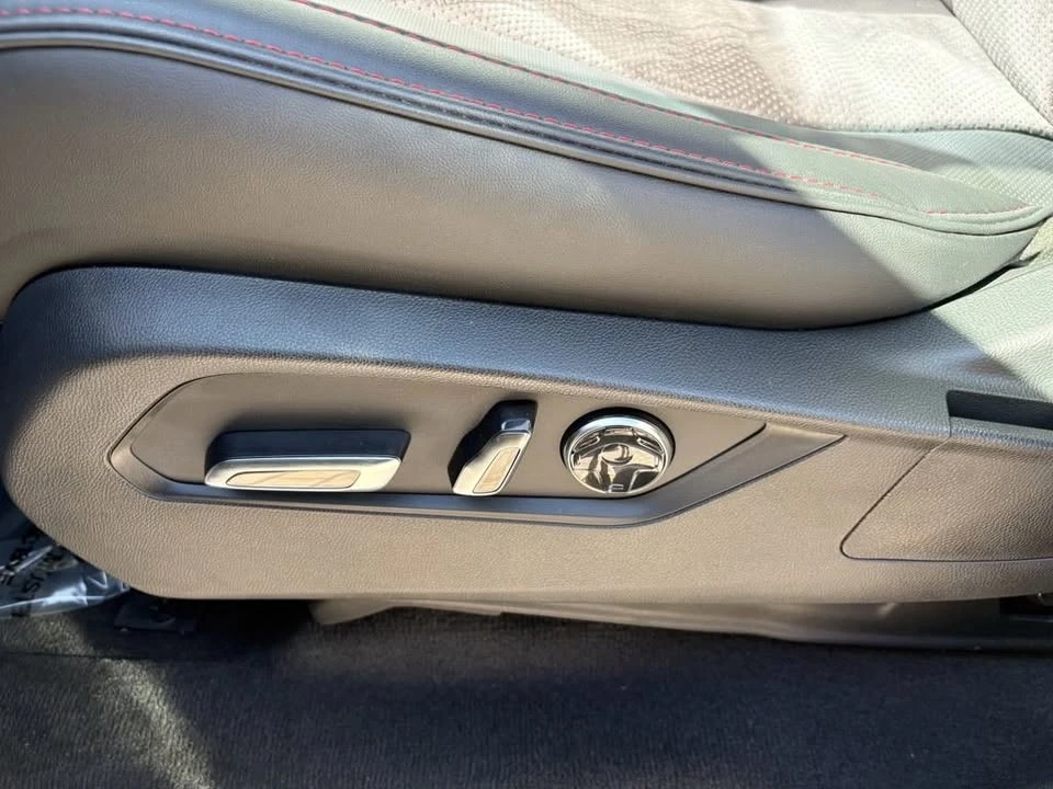2026 Acura MDX 4th Gen - Image 2 of 19