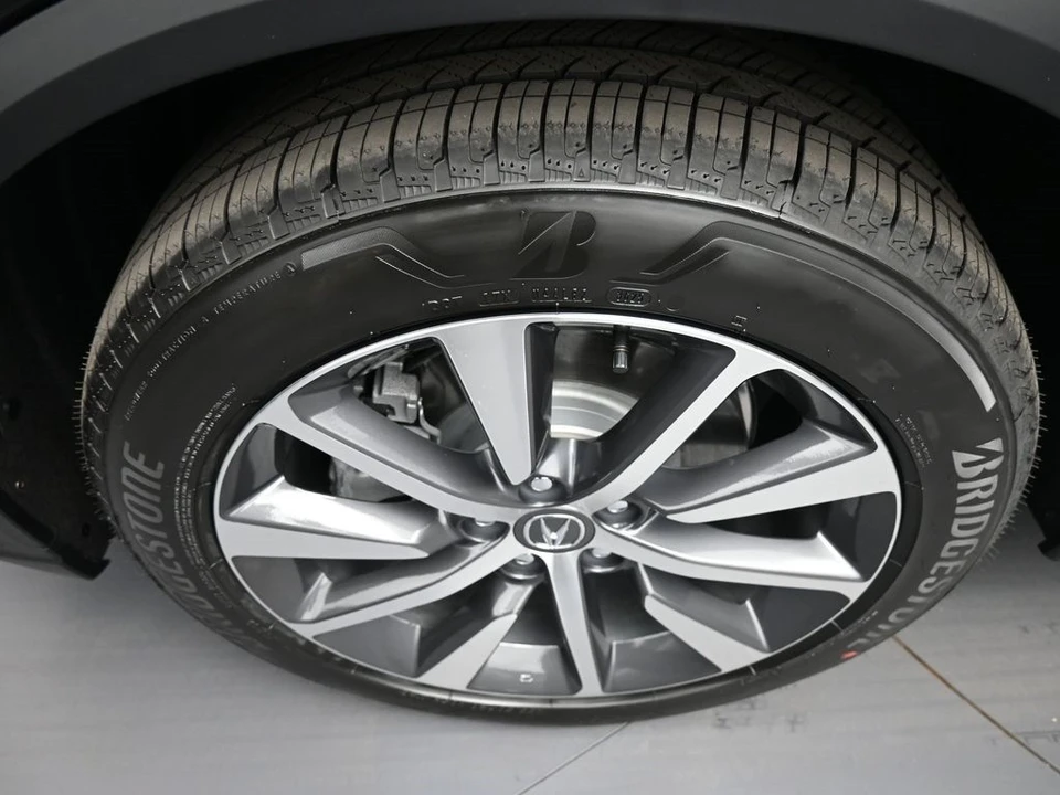 2026 Acura MDX 4th Gen - Image 14 of 21
