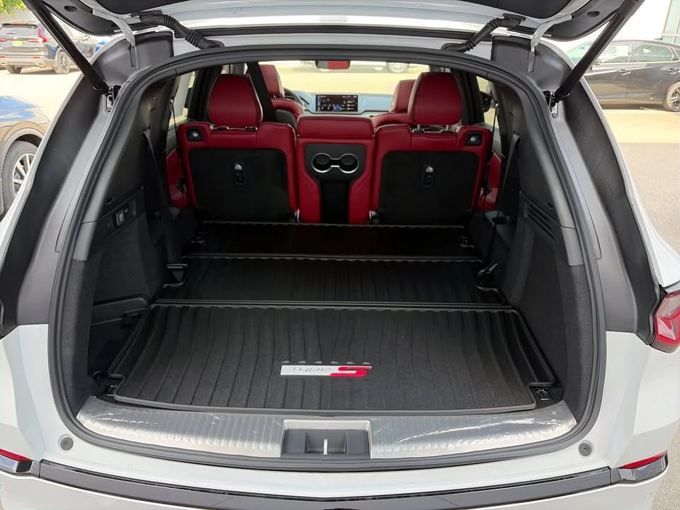 2026 Acura MDX 4th Gen - Image 17 of 19