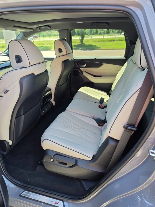 2026 Acura MDX 4th Gen - Image 14 of 19