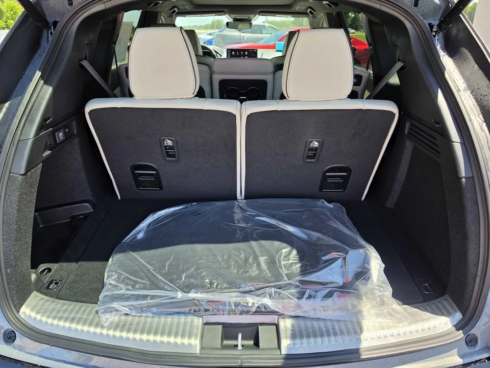 2026 Acura MDX 4th Gen - Image 17 of 19
