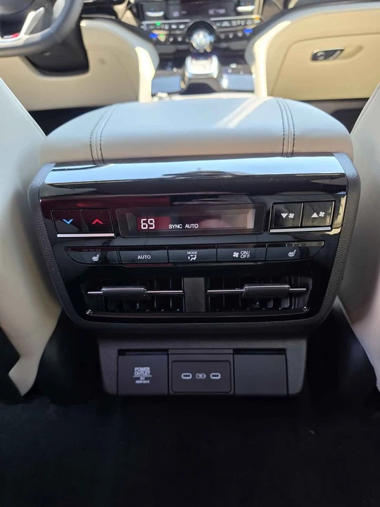 2026 Acura MDX 4th Gen - Image 15 of 19