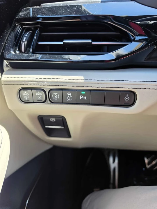 2026 Acura MDX 4th Gen - Image 13 of 19