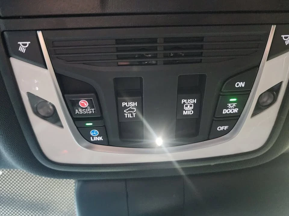 2026 Acura RDX 3rd Gen - Image 14 of 16