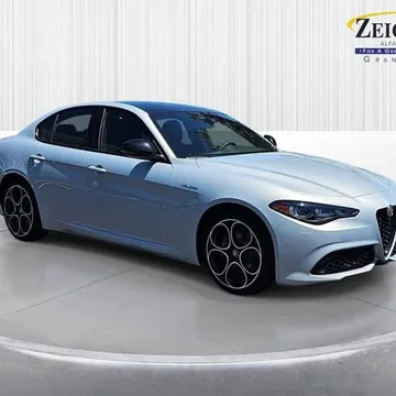 2026 Alfa Romeo Giulia Base