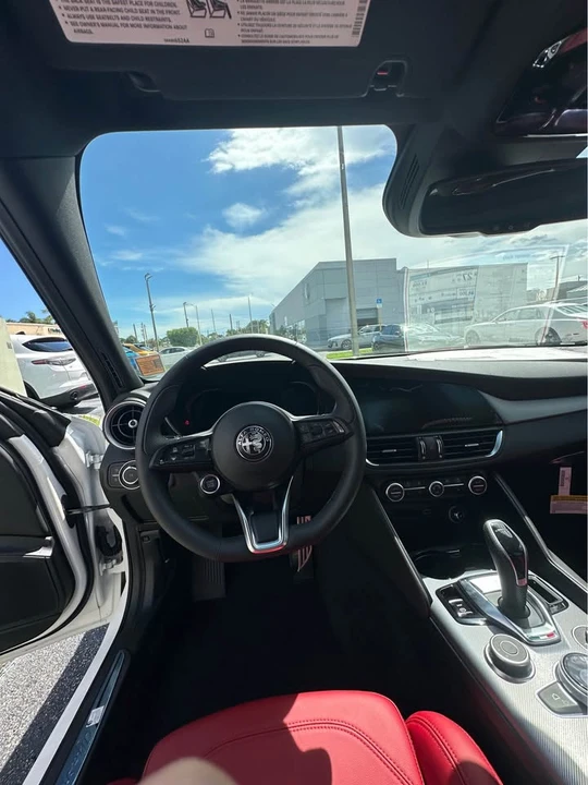 2026 Alfa Romeo Giulia - Image 5 of 6