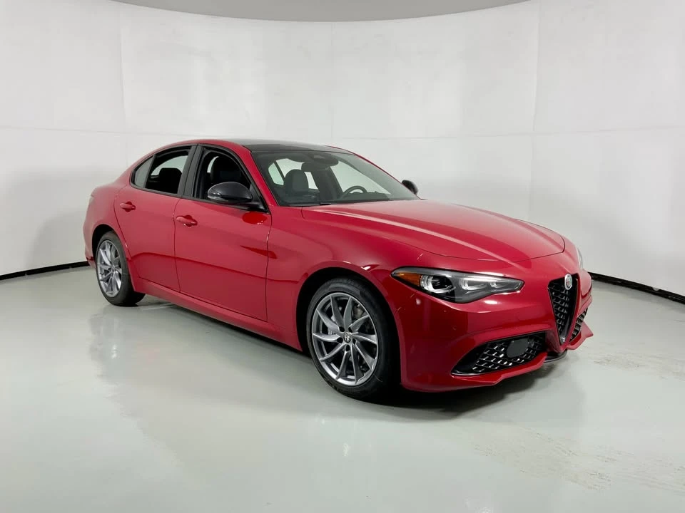 2026 Alfa Romeo Giulia - Image 10 of 16